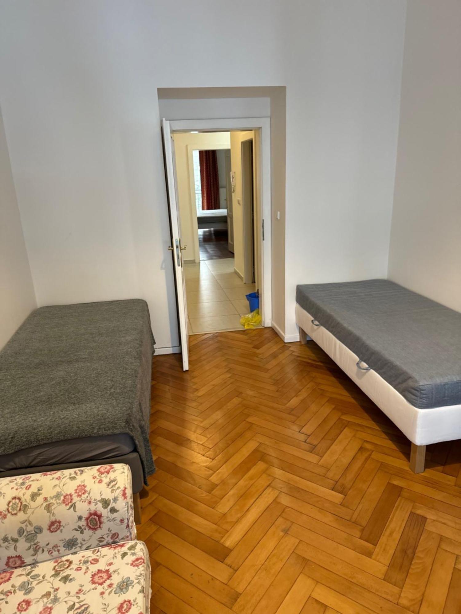 2B Pechackova Family Apartment With Balcony By The River Πράγα Εξωτερικό φωτογραφία